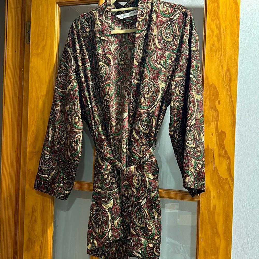 VS Paisley Satin Robe